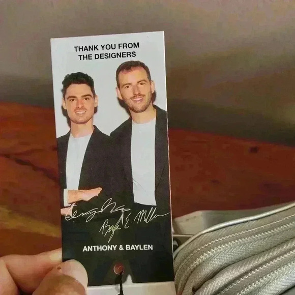 Brand New IHKWIP Convertible Wear Everywhere RFID Wallet Crossbody Silver Color - Picture 5 of 13